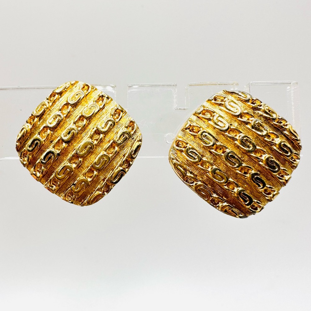 MONET Vintage Clip On Snail Chain Textured Gold Tone Diamond Earrings Classic
